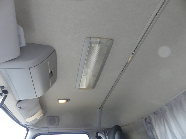 UDトラックスクオンクレーン5段大型（10t）[写真17]