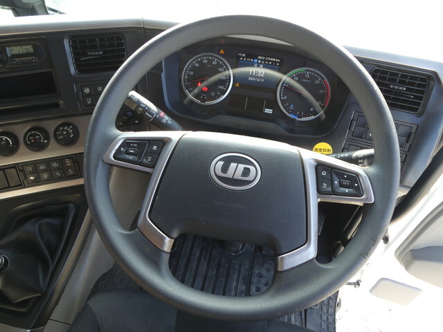 UDトラックスクオンクレーン5段大型（10t）[写真19]