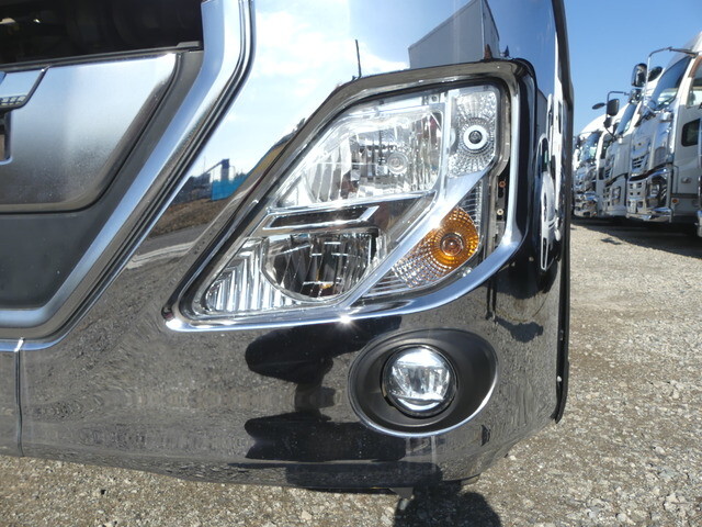 UDトラックスクオンクレーン5段大型（10t）[写真28]