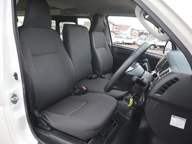 トヨタハイエースバン小型（2t・3t）[写真31]