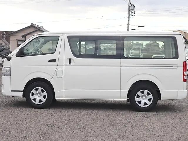 トヨタハイエースバン小型（2t・3t）[写真06]