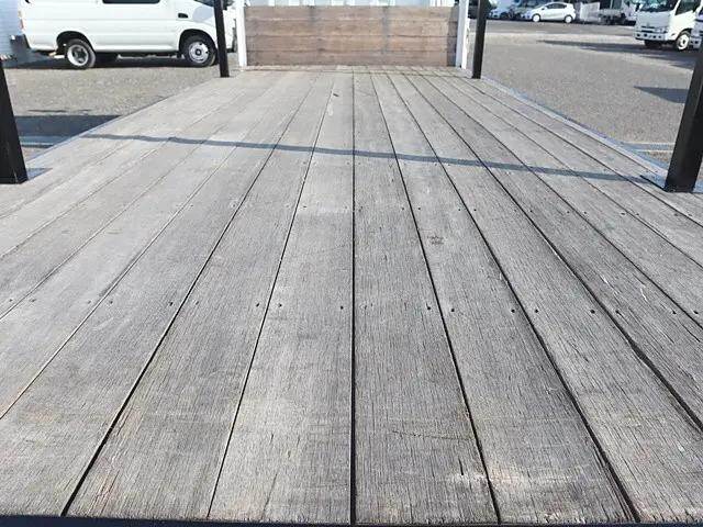 日産アトラス平ボディ小型（2t・3t）[写真10]