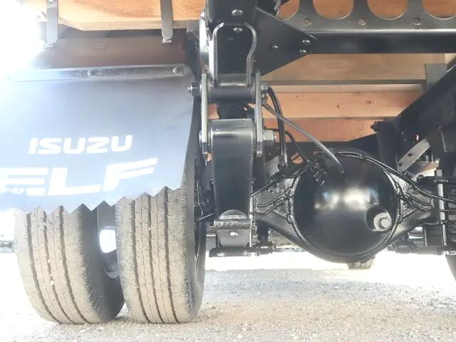 いすゞエルフ平ボディ小型（2t・3t）[写真23]