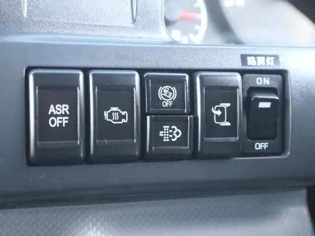 いすゞエルフ平ボディ小型（2t・3t）[写真33]