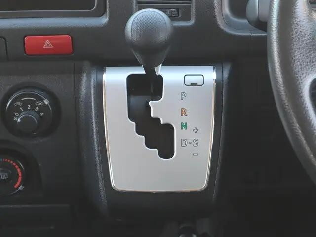 トヨタハイエースバン小型（2t・3t）[写真31]