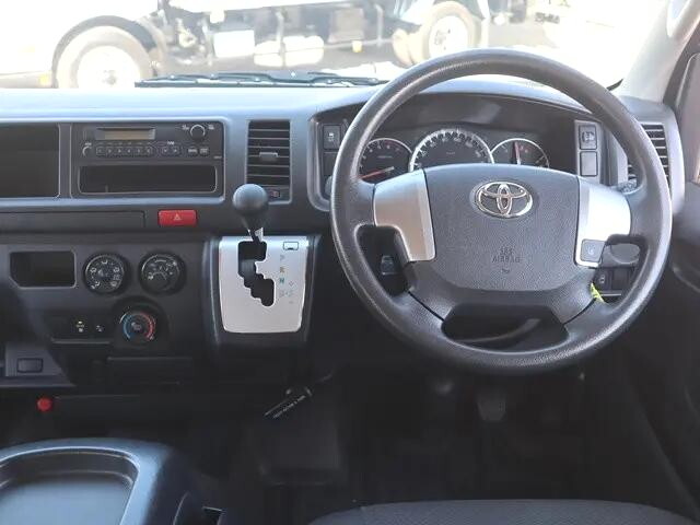 トヨタハイエースバン小型（2t・3t）[写真36]