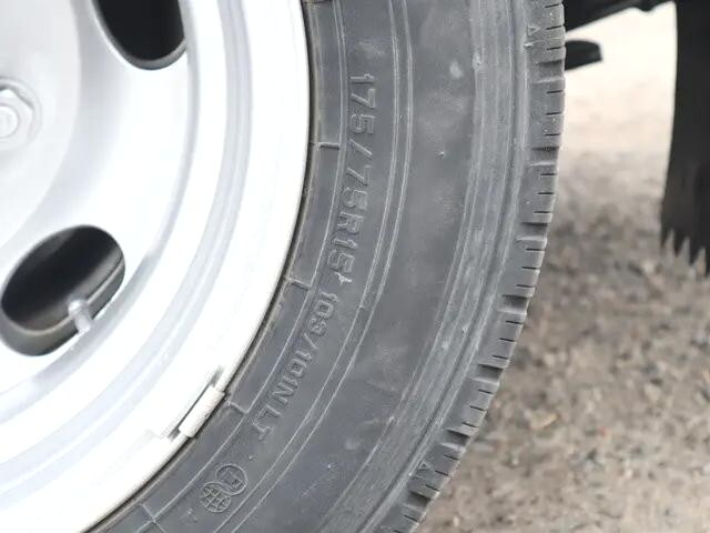 日産アトラス平ボディ小型（2t・3t）[写真19]