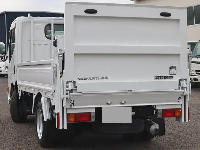 日産アトラス平ボディ小型（2t・3t）[写真02]