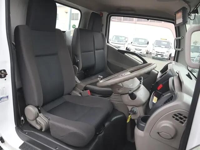 日産アトラス平ボディ小型（2t・3t）[写真29]