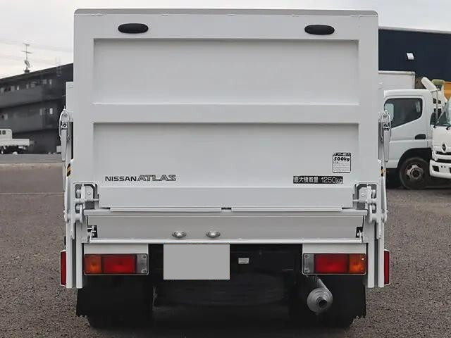日産アトラス平ボディ小型（2t・3t）[写真04]