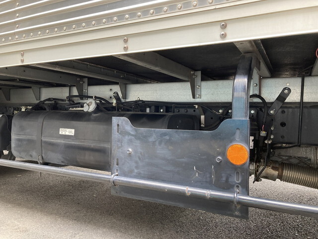 三菱ふそうキャンターパネルバン小型（2t・3t）[写真11]