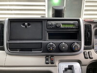 三菱ふそうキャンターパネルバン小型（2t・3t）[写真16]