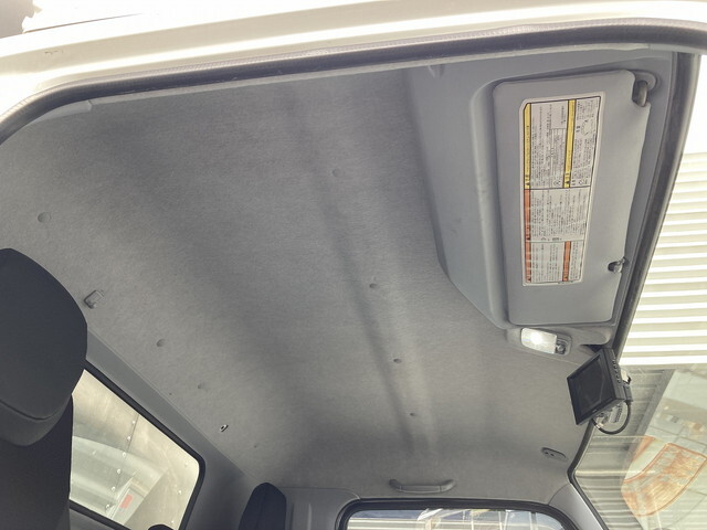 三菱ふそうキャンターパネルバン小型（2t・3t）[写真17]