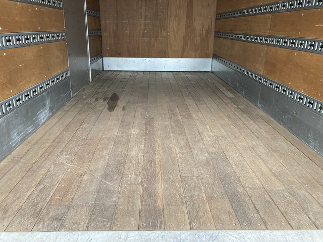 三菱ふそうキャンターパネルバン小型（2t・3t）[写真22]