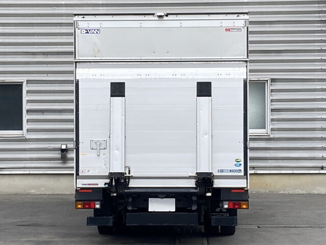 三菱ふそうキャンターパネルバン小型（2t・3t）[写真04]