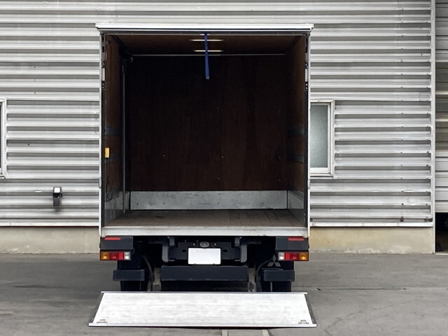 三菱ふそうキャンターパネルバン小型（2t・3t）[写真05]