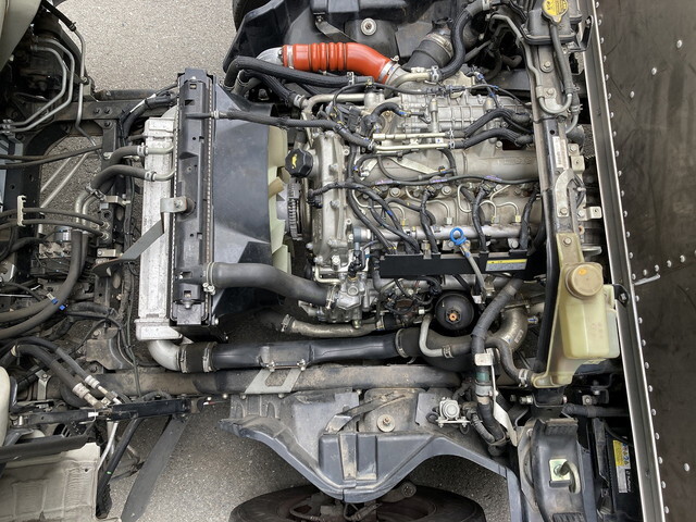 三菱ふそうキャンターパネルバン小型（2t・3t）[写真07]