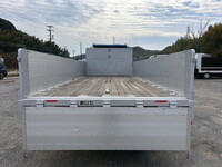 いすゞフォワードアルミブロック中型（4t）[写真13]