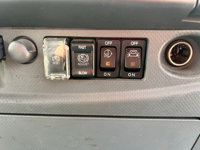 いすゞフォワードアルミブロック中型（4t）[写真28]