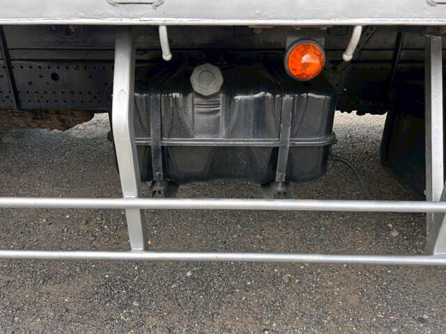 いすゞフォワードアルミブロック中型（4t）[写真32]