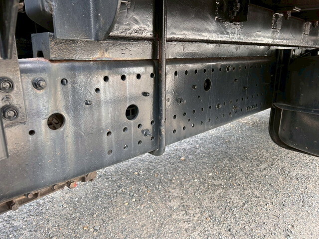 いすゞフォワードアルミブロック中型（4t）[写真34]