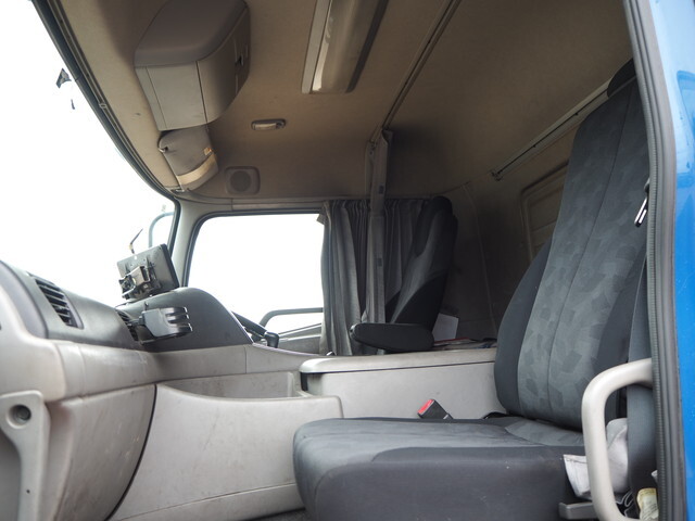 UDトラックスクオンアルミブロック大型（10t）[写真30]