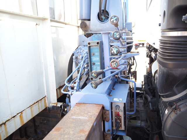 いすゞフォワードクレーン4段増トン（6t・8t）[写真12]