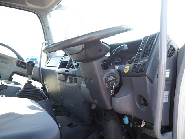 いすゞフォワードクレーン4段増トン（6t・8t）[写真36]