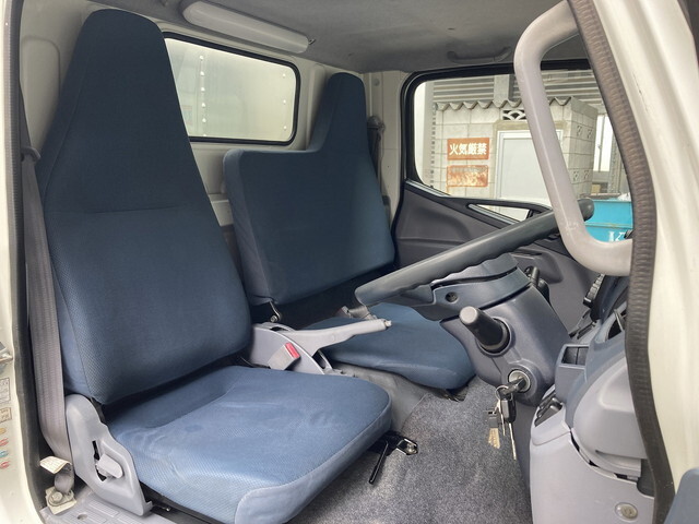 三菱ふそうキャンターアルミバン小型（2t・3t）[写真14]