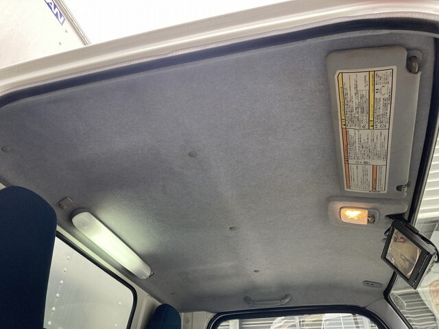 三菱ふそうキャンターアルミバン小型（2t・3t）[写真18]