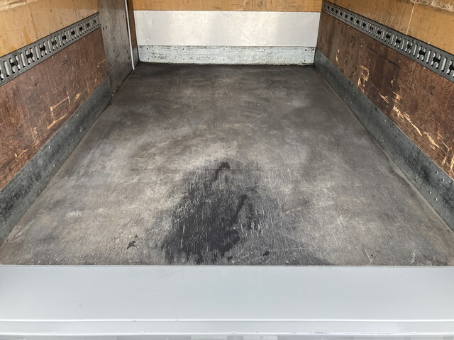 三菱ふそうキャンターアルミバン小型（2t・3t）[写真23]