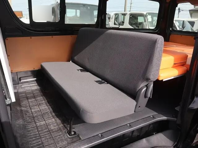 トヨタハイエースキャンピングカー小型（2t・3t）[写真15]