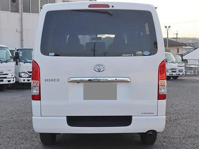 トヨタハイエースバン小型（2t・3t）[写真06]