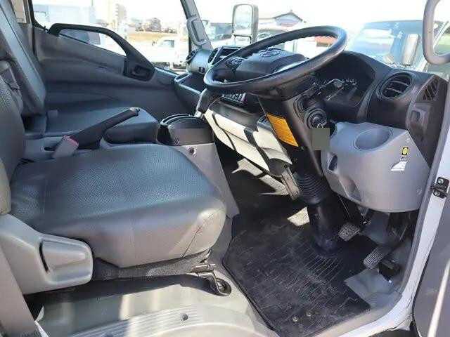 日野デュトロ平ボディ小型（2t・3t）[写真28]