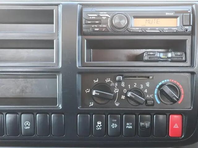 日野デュトロ平ボディ小型（2t・3t）[写真34]