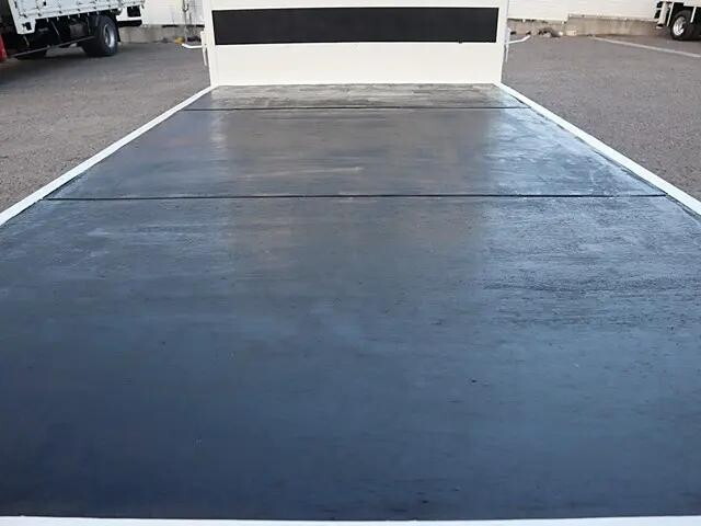 トヨタトヨエース平ボディ小型（2t・3t）[写真11]