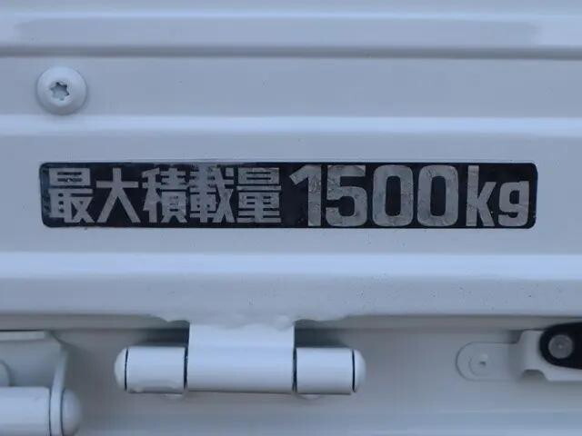 トヨタトヨエース平ボディ小型（2t・3t）[写真16]