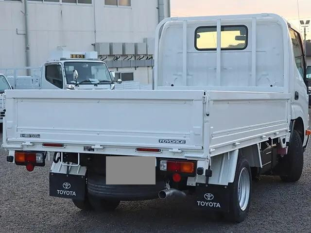 トヨタトヨエース平ボディ小型（2t・3t）[写真04]