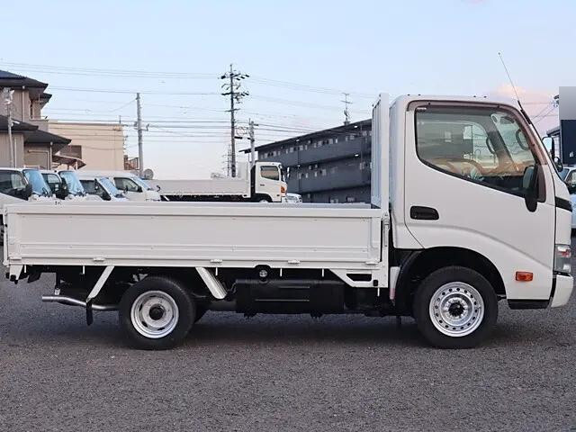 トヨタトヨエース平ボディ小型（2t・3t）[写真07]