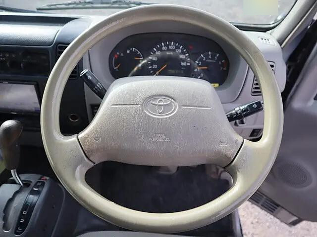 トヨタトヨエース平ボディ小型（2t・3t）[写真04]