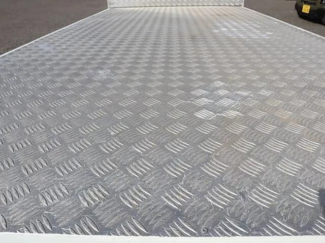 トヨタトヨエース平ボディ小型（2t・3t）[写真11]