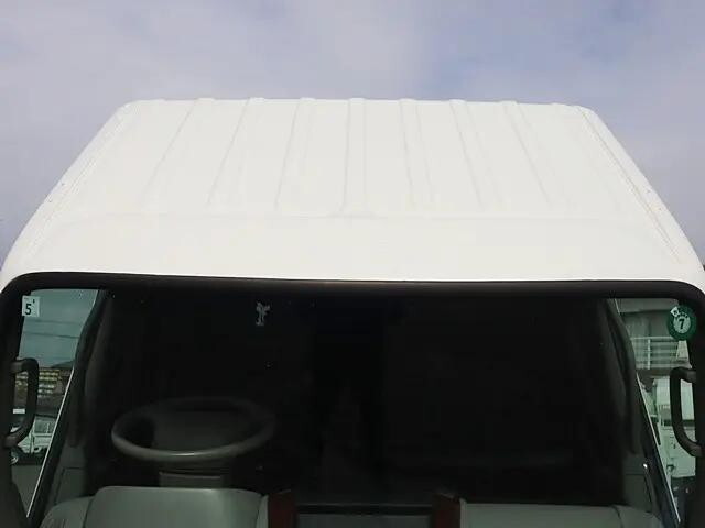 トヨタトヨエース平ボディ小型（2t・3t）[写真13]