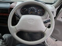 トヨタトヨエース平ボディ小型（2t・3t）[写真32]