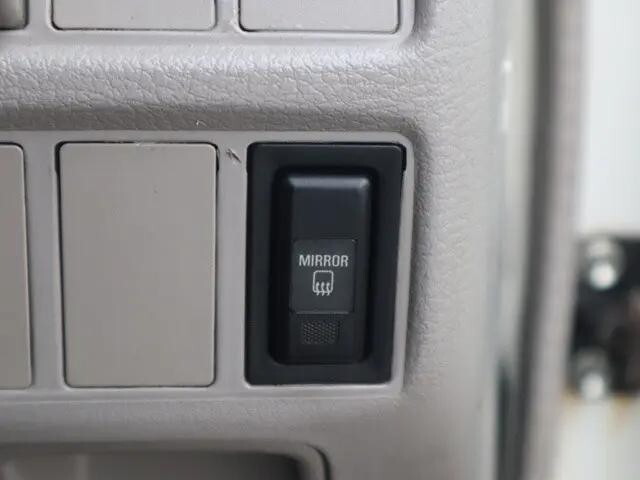 トヨタトヨエース平ボディ小型（2t・3t）[写真35]