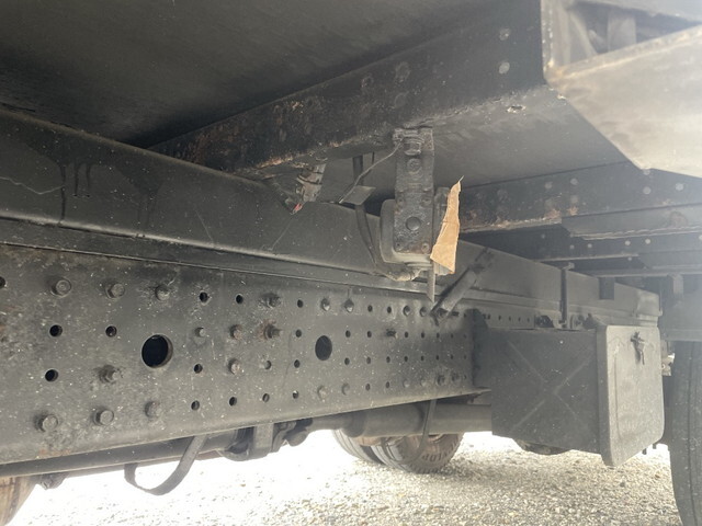 三菱ふそうキャンターアルミバン小型（2t・3t）[写真15]