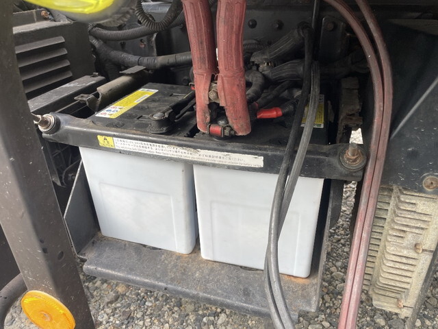 三菱ふそうキャンターアルミバン小型（2t・3t）[写真17]