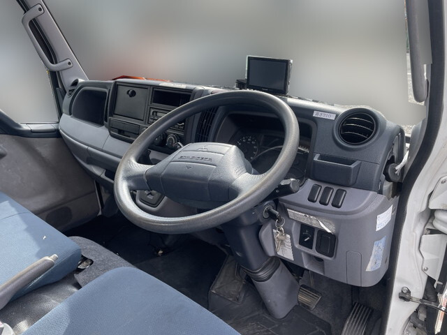 三菱ふそうキャンターアルミバン小型（2t・3t）[写真25]