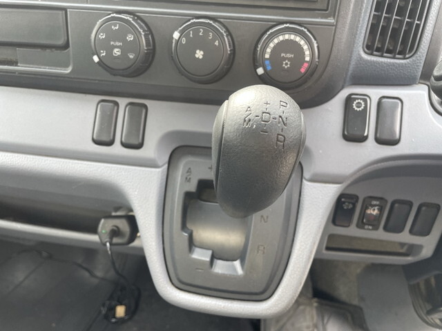 三菱ふそうキャンターアルミバン小型（2t・3t）[写真29]