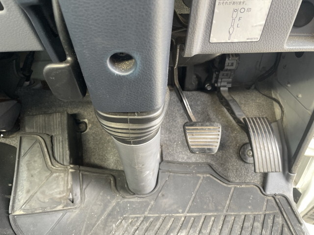 三菱ふそうキャンターアルミバン小型（2t・3t）[写真30]