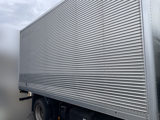 三菱ふそうキャンターアルミバン小型（2t・3t）[写真05]